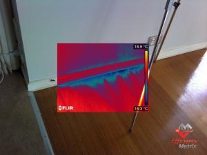 Building pressurization of skirting Board