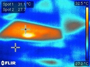 Thermal bridging in summer through downlights