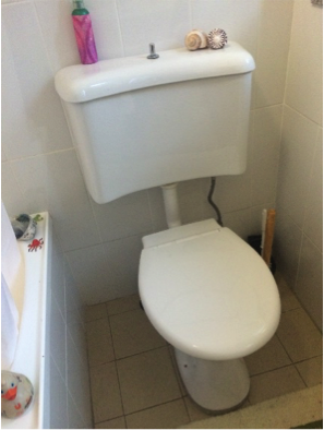 Appartment Toilet Air Leakage